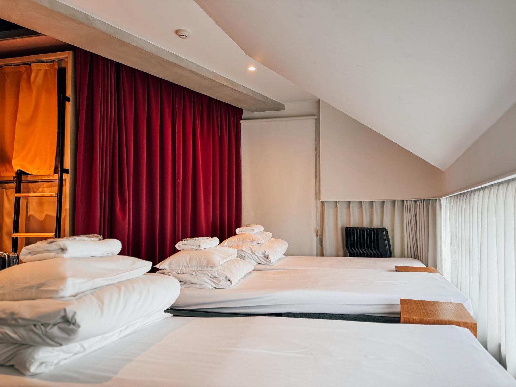 Unplan Shinjuku Hostel โตเกียว ภายนอก รูปภาพ